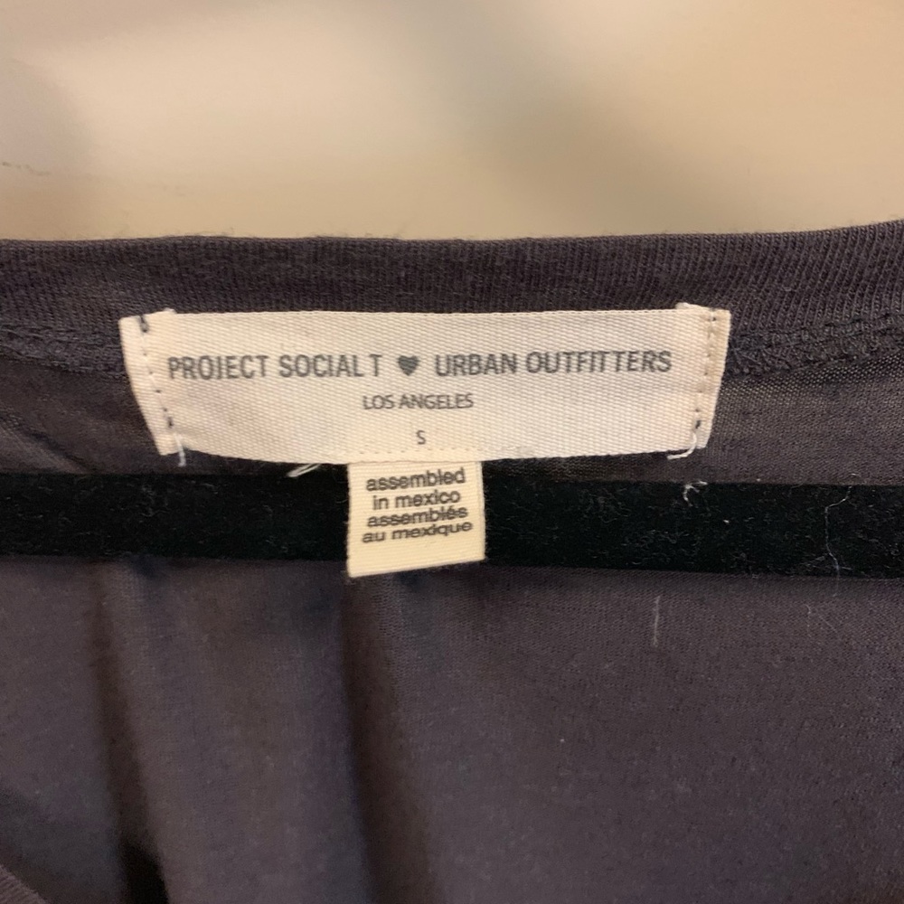 Urban outfitters cold shoulder top - Picture 3 of 3